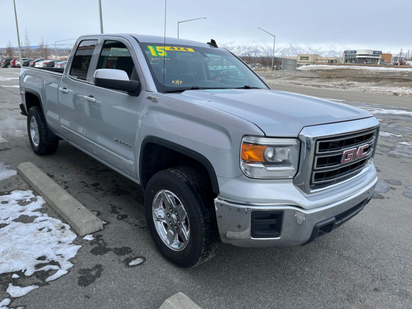 2015 Silver /charcoal cloth GMC Sierra 1500 SLE Double Cab 4WD (1GTV2UEC7FZ) with an 5.3L V8 OHV 16V engine, 6-Speed Automatic transmission, located at 1960 Industrial Drive, Wasilla, 99654, (907) 274-2277, 61.573475, -149.400146 - Photo#6